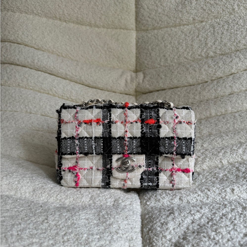 50% ($4,000) off NEVER BEEN USED RARE & PRISTINE CHANEL DOUBLE FLAP BAG